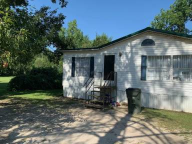 Main picture of 613 Gordon St