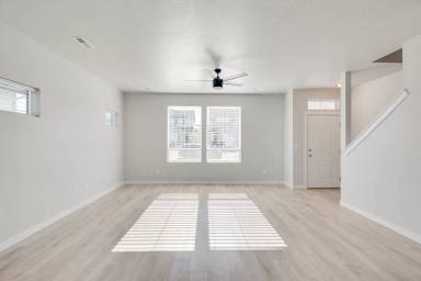 Main picture of 338 S Echo Canyon Ave