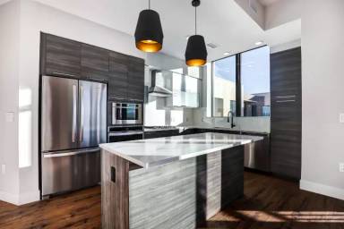 Main picture of 370 Jackson St