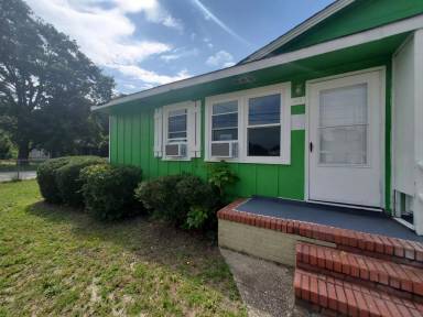Main picture of 416 Lake Ave