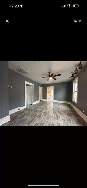 Main picture of 1023 E 68th St