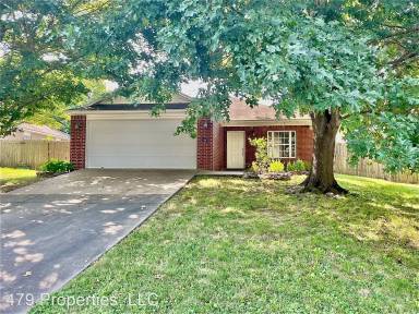 Main picture of 905 S Parkwood Dr
