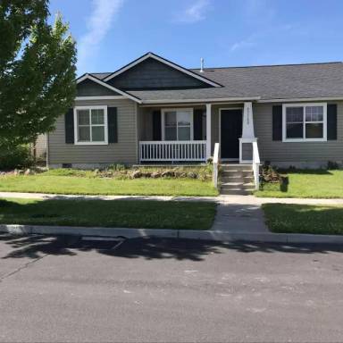 Main picture of 63162 NE De Haviland St