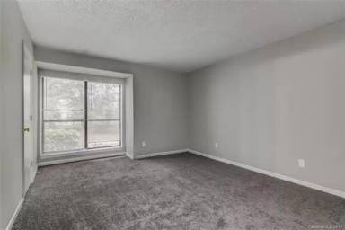 Main picture of 11004 Harrowfield Rd