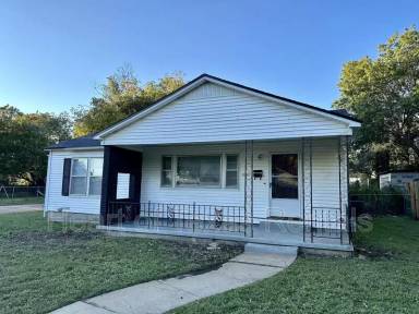 Main picture of 3129 Summer Ave