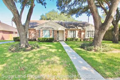 Main picture of 15138 Corona del Mar Dr