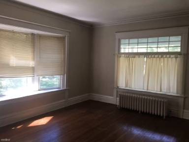 Main picture of 1572 Lake Dr SE