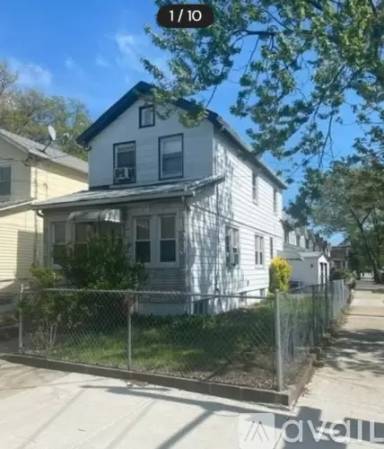 Main picture of 9402 103rd Ave