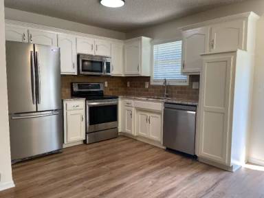Main picture of 1527 SW Shelby Dr