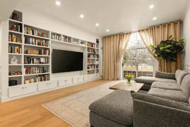 Main picture of 50 Boatswains Way