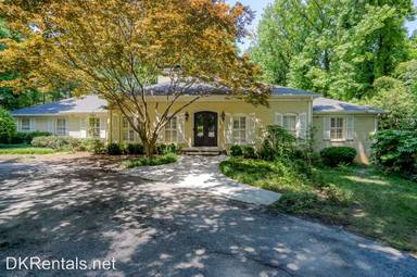 Main picture of 669 W Paces Ferry Rd NW