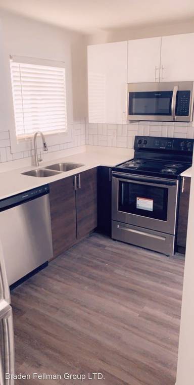 Main picture of 1196 Woodland Ave NE