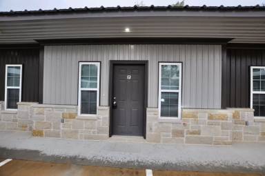 Main picture of 215 Price Ln