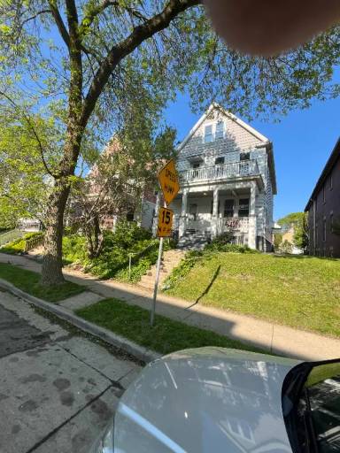 Main picture of 3040 N Fratney St