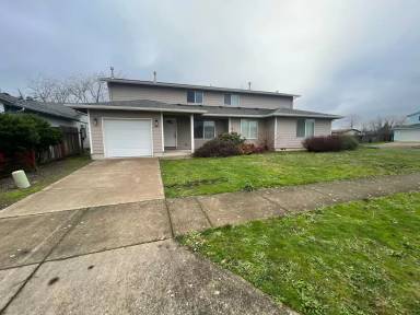 Main picture of 1047 S 10th St