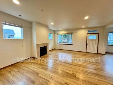 Main picture of 2402 Seringa Ave