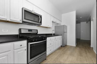 Main picture of 4420 S Michigan Ave