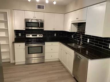 Main picture of 1123 Elmwood St