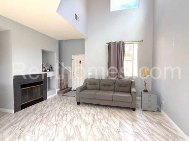 Main picture of 824 Caminito Estrella