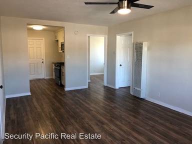 Main picture of 381 S 35th St