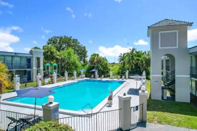 Main picture of A-P-T Suites Lakeland