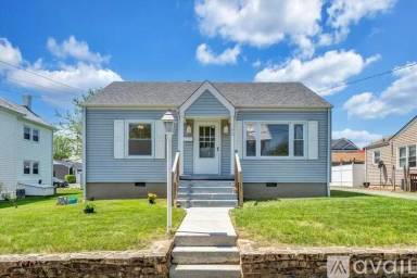 Main picture of 319 White St