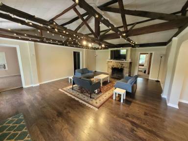 Main picture of 370 W Square Lake Rd