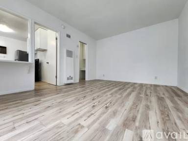 Main picture of 501 S Kingsley Dr