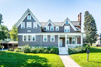 Main picture of 1725 W 1st Ave