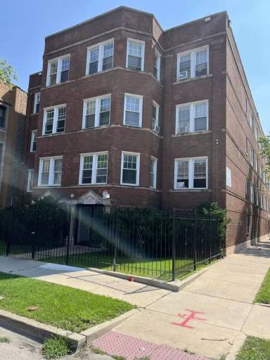 Main picture of 7357 S Dorchester Ave