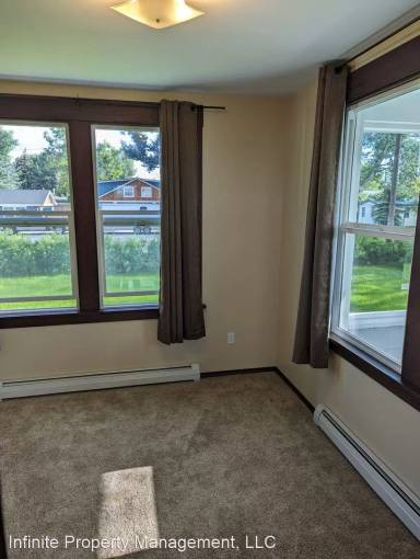 Main picture of 115 W Hickory St