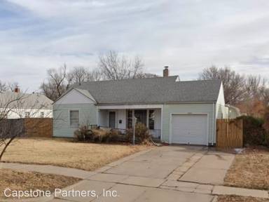 Main picture of 2439 E Rivera St