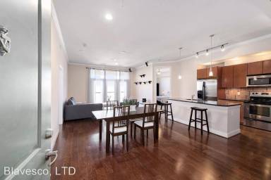 Main picture of 300 St Joseph Pkwy