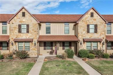 Main picture of 3203 Papa Bear Dr