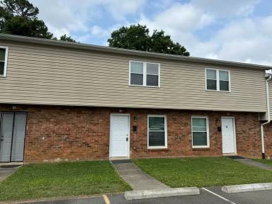Main picture of 2335 Carmine St