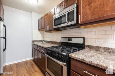 Main picture of 4031 N Kenmore Ave