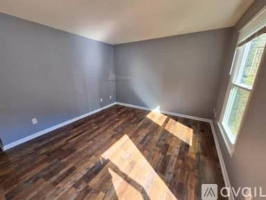Main picture of 323 Emerald Dr