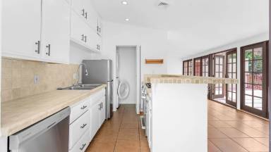 Main picture of 1450 Benedict Canyon Dr