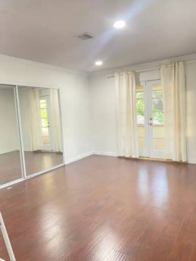 Main picture of 6342 Radford Ave