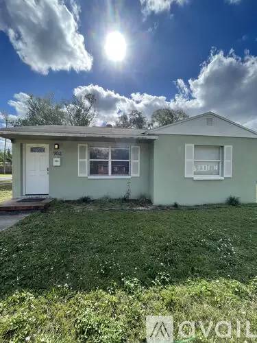 Main picture of 902 W Virginia Ave