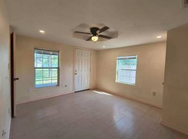 Main picture of 2410 Oaklawn Blvd