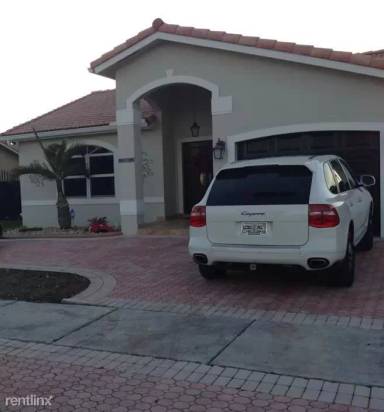 Main picture of 2302 SW 143rd Pl