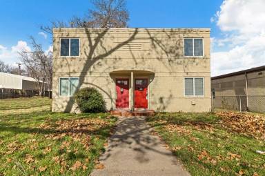Main picture of 305 W Morton St