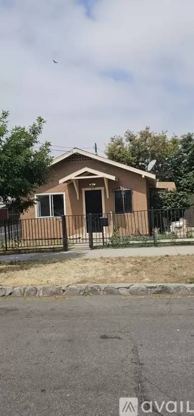 Main picture of 412 S Palm Ave