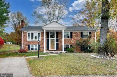 Main picture of 13907 Grove Ct