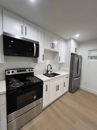 Main picture of 24334 Chestnut St