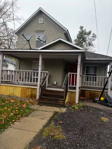Main picture of 641 Phillips St