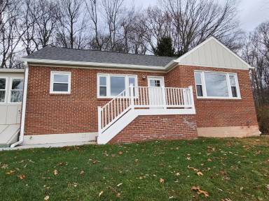 Main picture of 205 Sandy Spring Ln