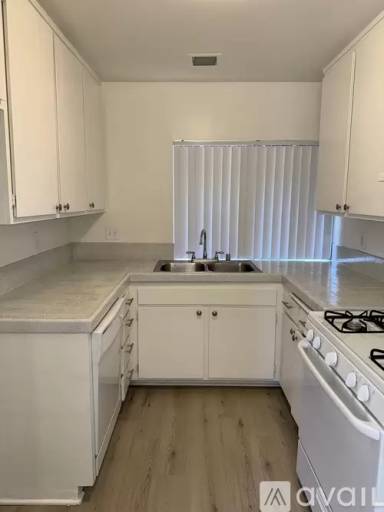 Main picture of 2321 E Commonwealth Ave