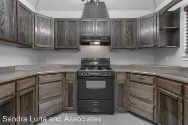 Main picture of 3505 Lincoln Ave